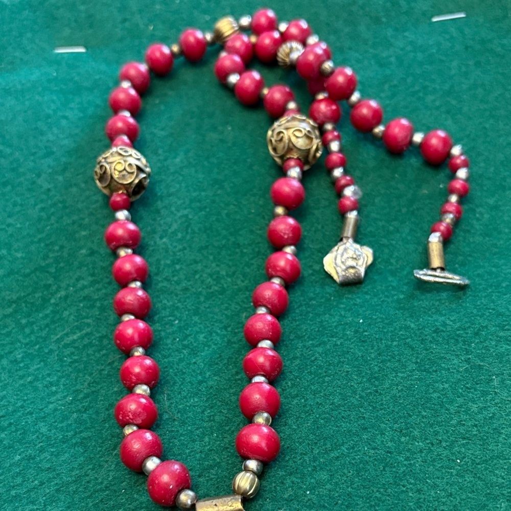 Vintage Unique One Of A Kind Bohemian Red and Gold Beaded Necklace - Picture 4 of 8